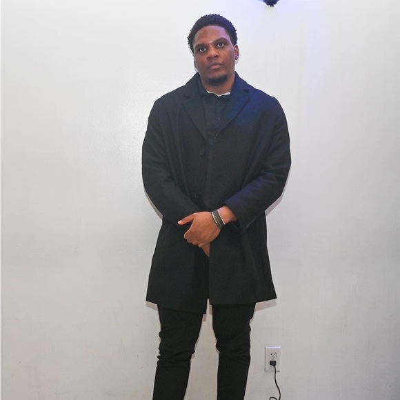 Meet your Posher, Richmond Bradshaw Jr. - Picture 2 of 16